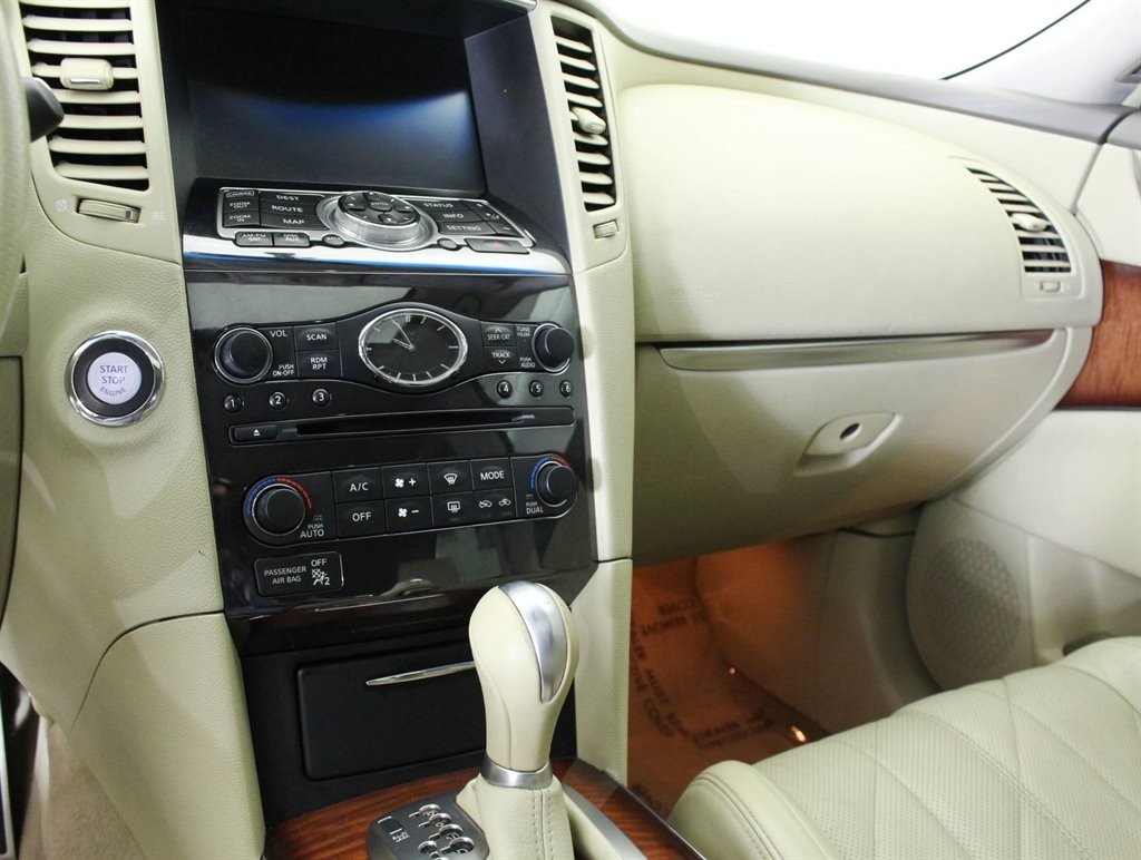 2011 Infiniti FX35 photo