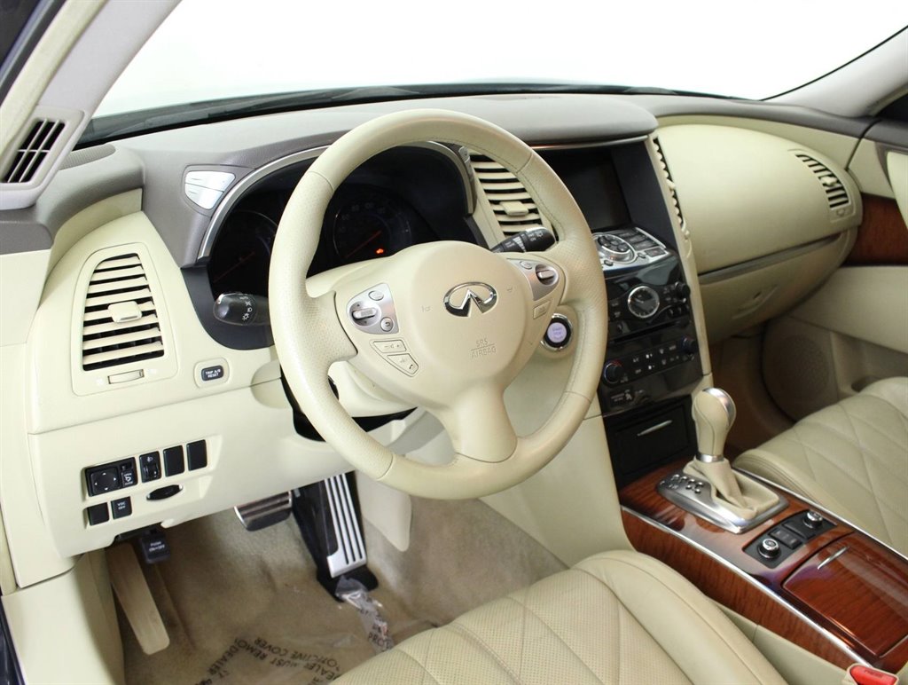 2011 Infiniti FX35 photo