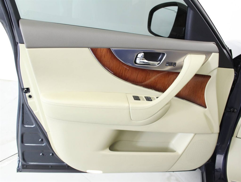 2011 Infiniti FX35 photo