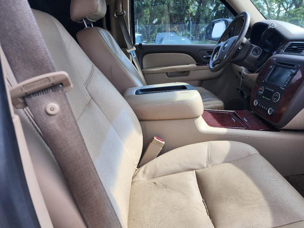 2011 Chevrolet Suburban LTZ 1500 photo
