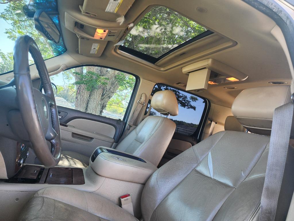 2011 Chevrolet Suburban LTZ 1500 photo