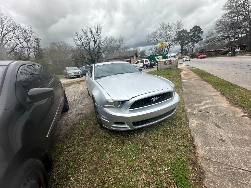 2014 Ford Mustang V6 photo