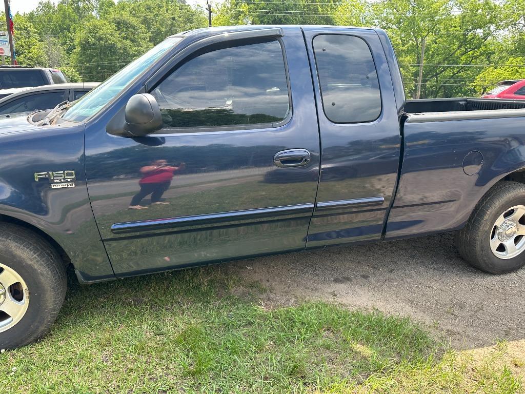 2003 Ford F-150 XL photo