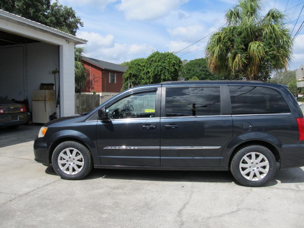 2014 Chrysler Town & Country Touring photo