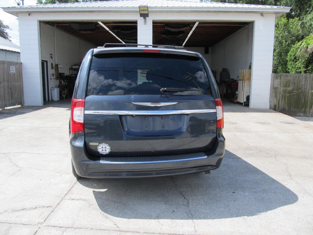 2014 Chrysler Town & Country Touring photo