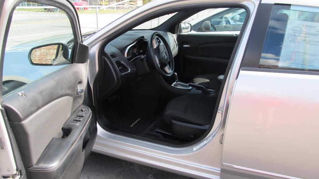 2011 Dodge Avenger Mainstreet photo