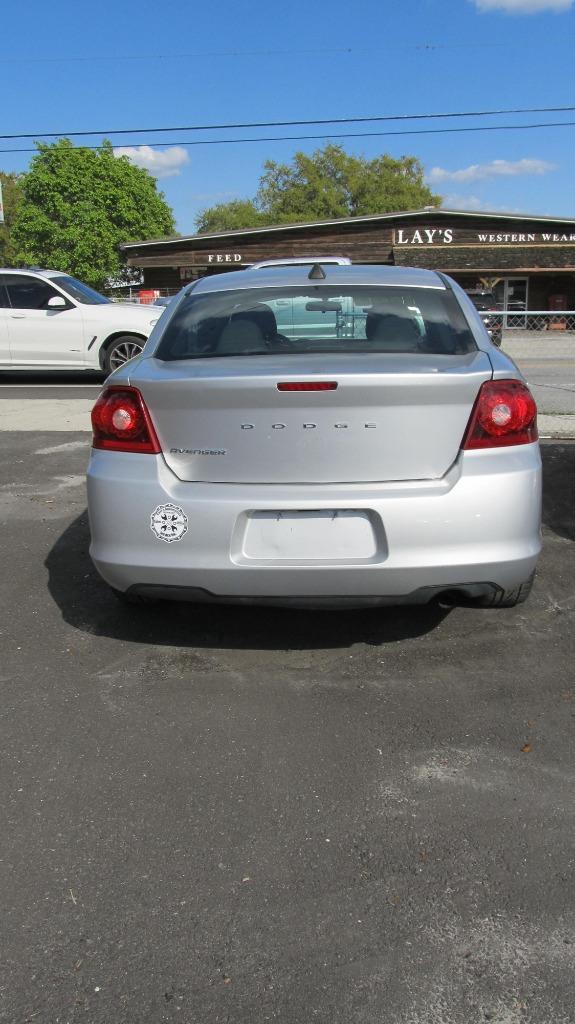 2011 Dodge Avenger Mainstreet photo
