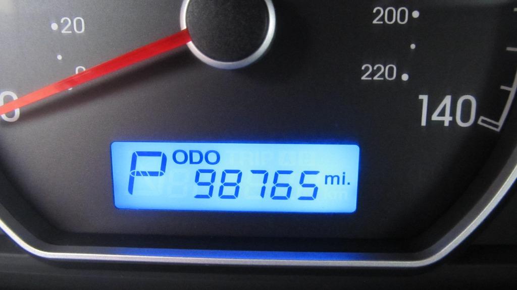 2010 Hyundai Elantra GLS photo