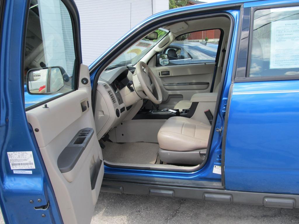 2011 Ford Escape XLS photo
