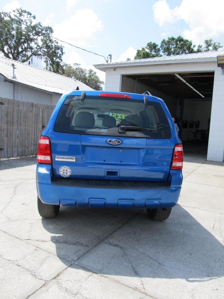2011 Ford Escape XLS photo