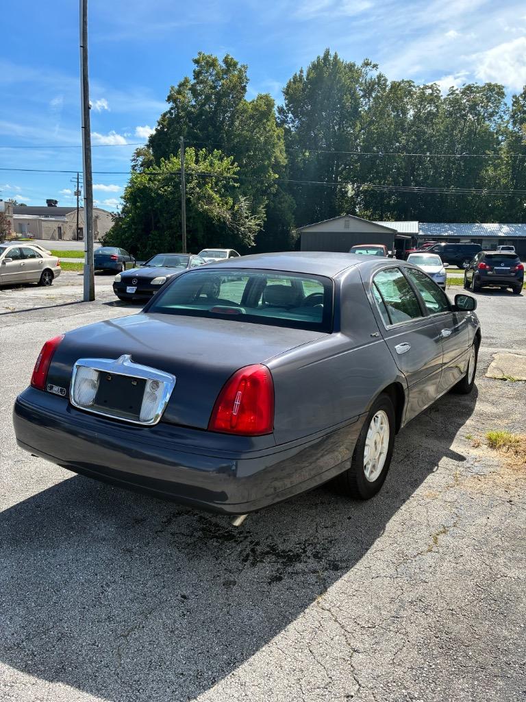 2001 Lincoln Town Car - $5,495