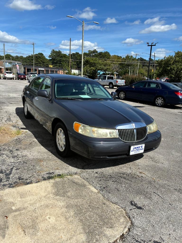 2001 Lincoln Town Car - $5,495