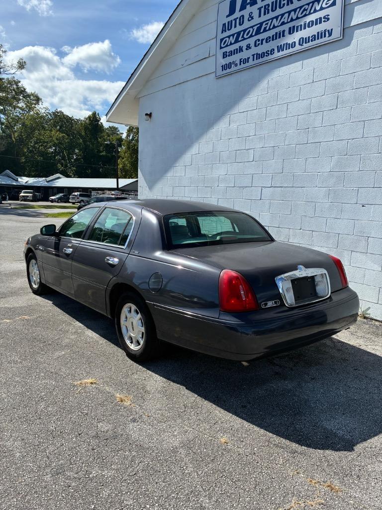 2001 Lincoln Town Car - $5,495