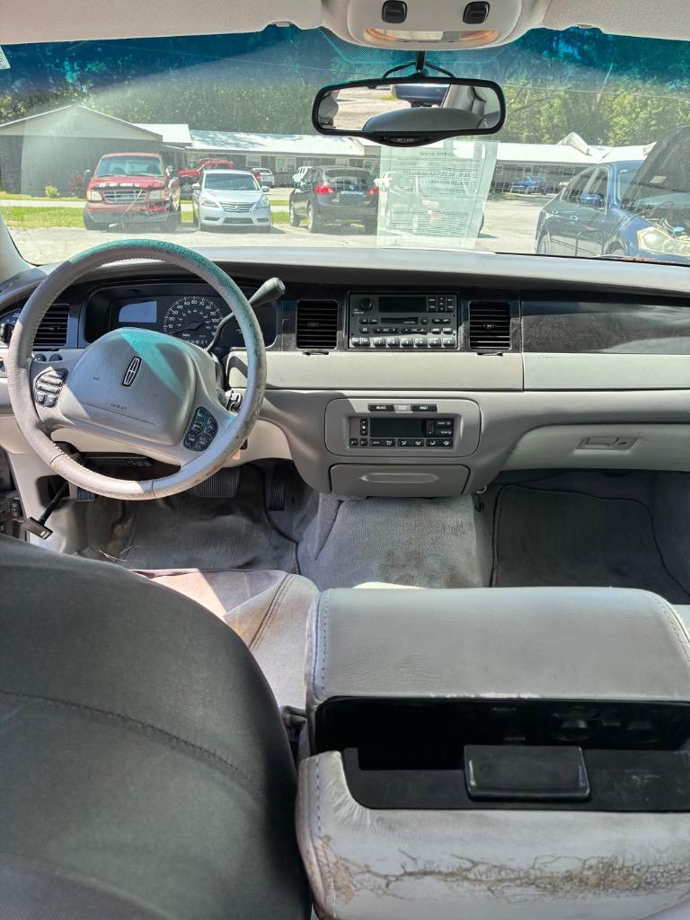 2001 Lincoln Town Car - $5,495