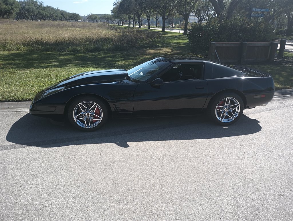1990 Chevrolet Corvette - $19,900