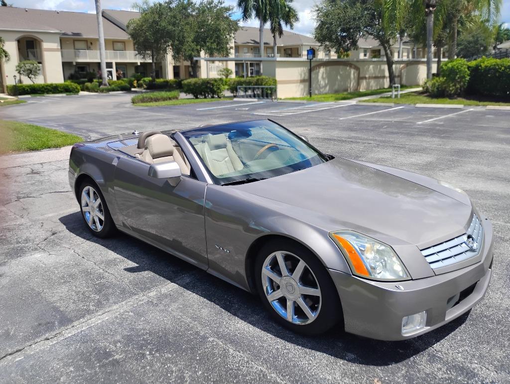 2005 Cadillac XLR