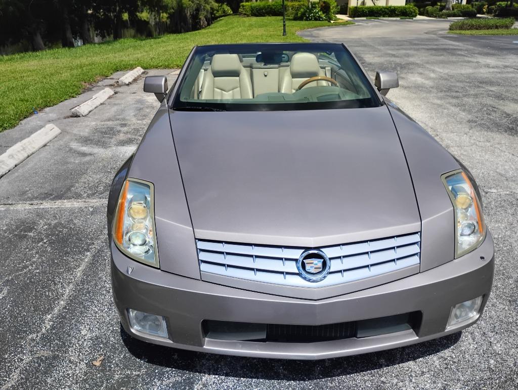 2005 Cadillac XLR