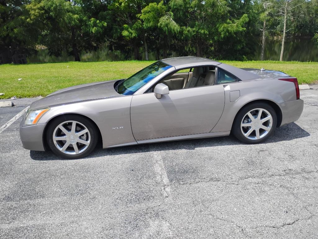 2005 Cadillac XLR