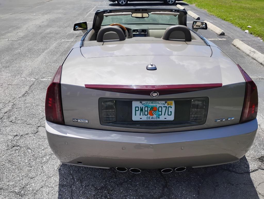 2005 Cadillac XLR