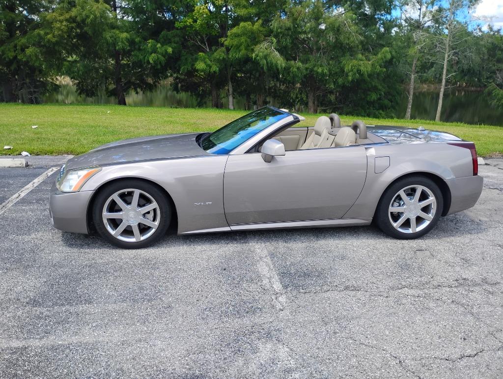 2005 Cadillac XLR