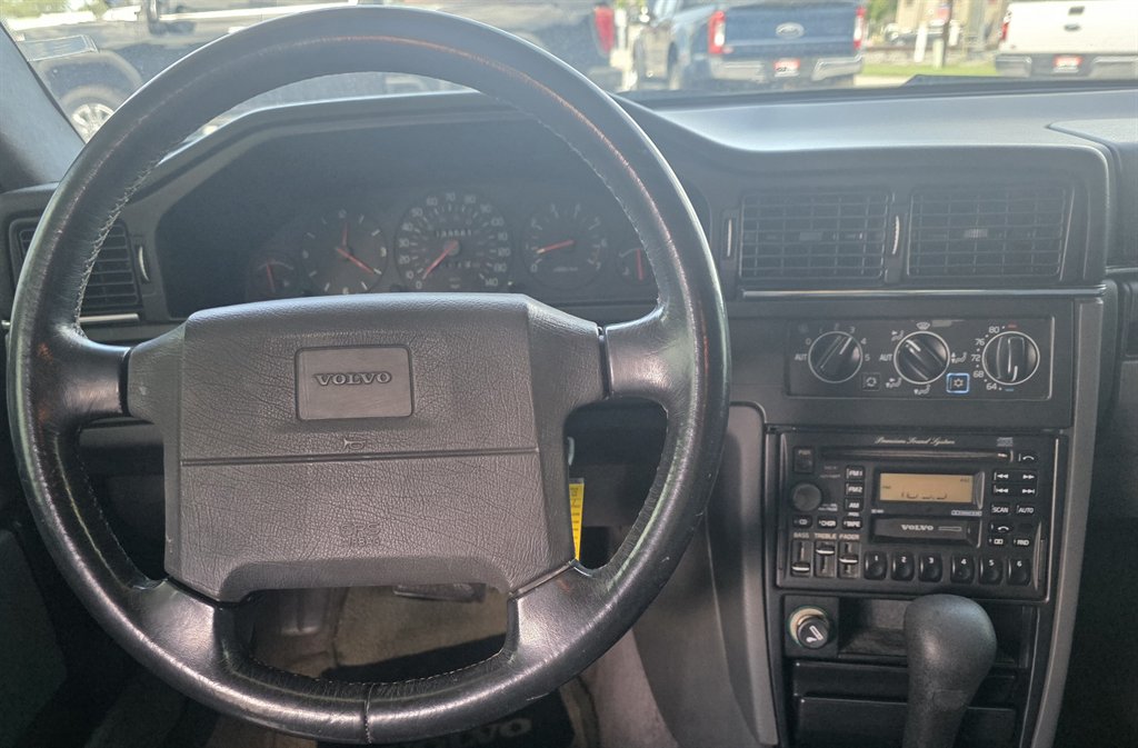 1993 Volvo 960 - $5,143