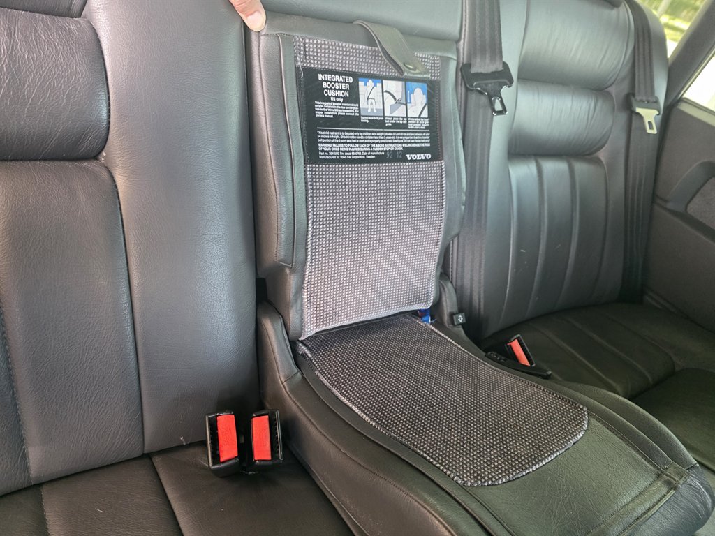 1993 Volvo 960 - $5,143