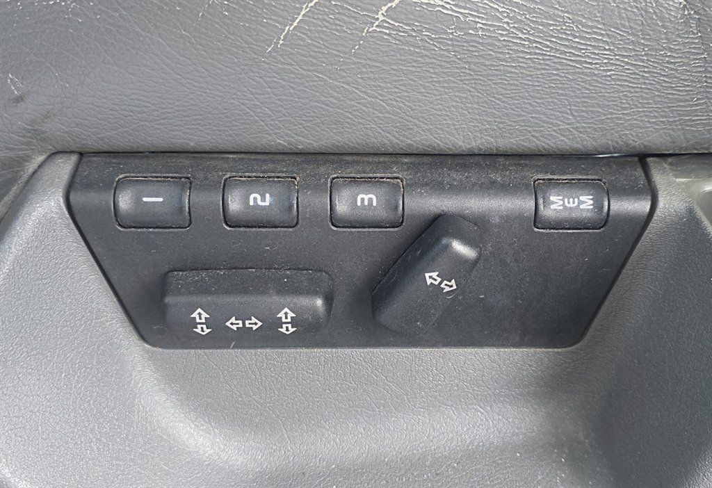 1993 Volvo 960 - $5,143