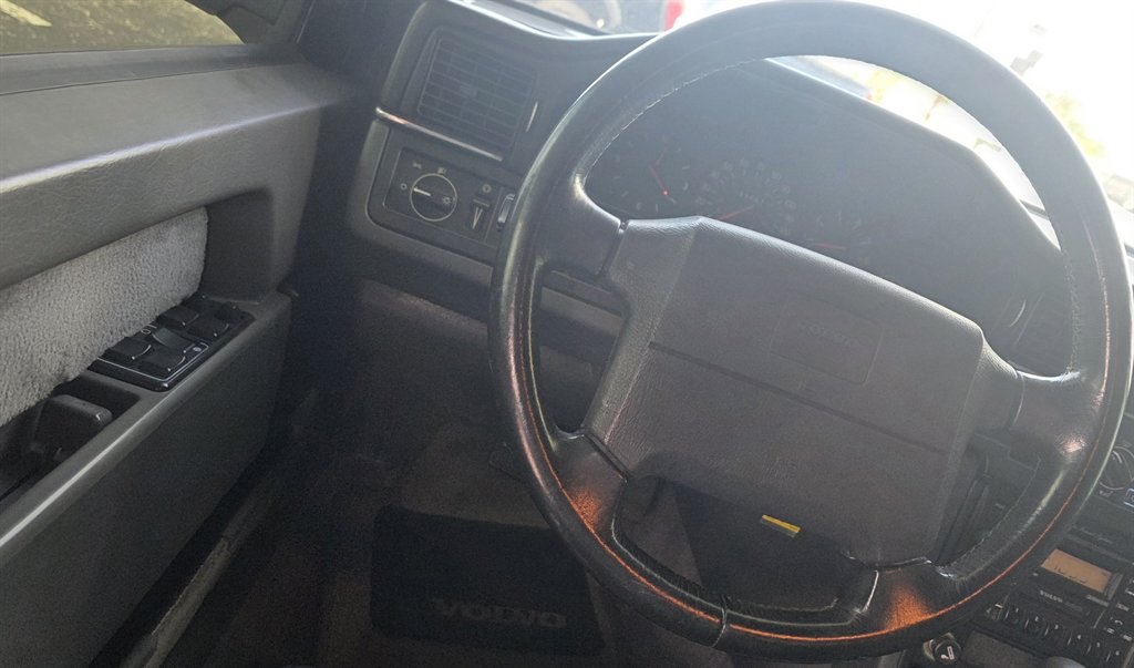 1993 Volvo 960 - $5,143