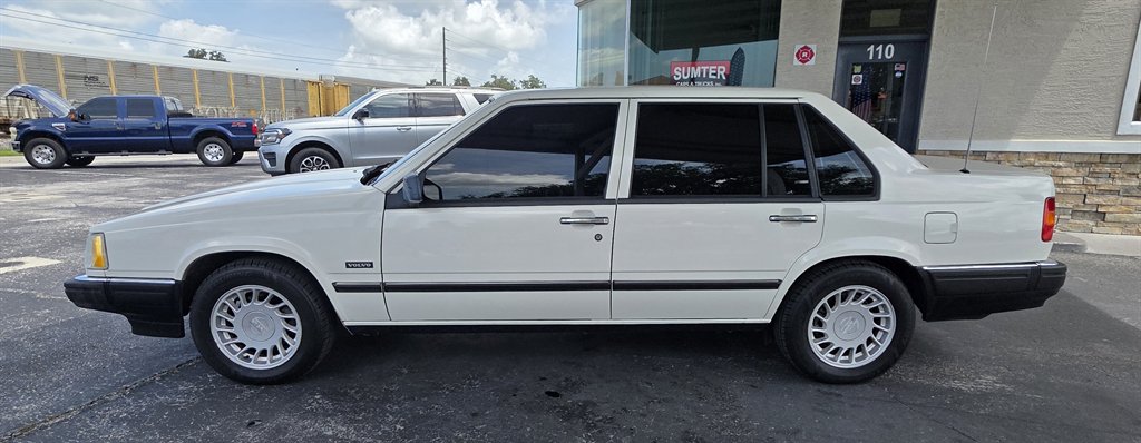 1993 Volvo 960 - $5,143
