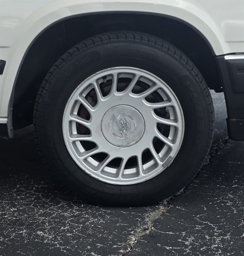 1993 Volvo 960 - $5,143