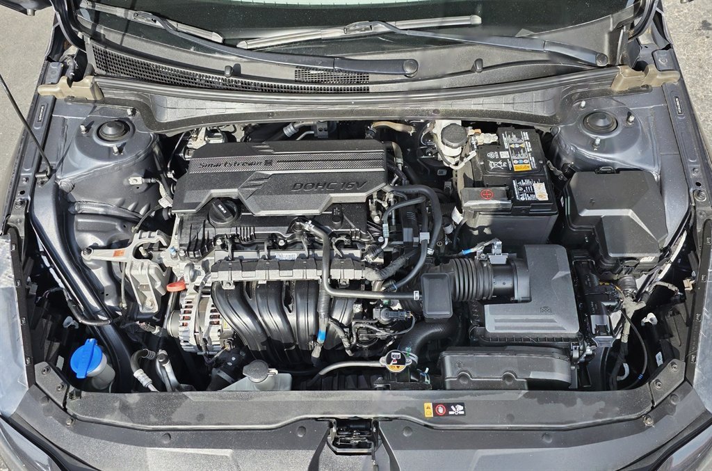 2022 Hyundai Elantra SEL photo
