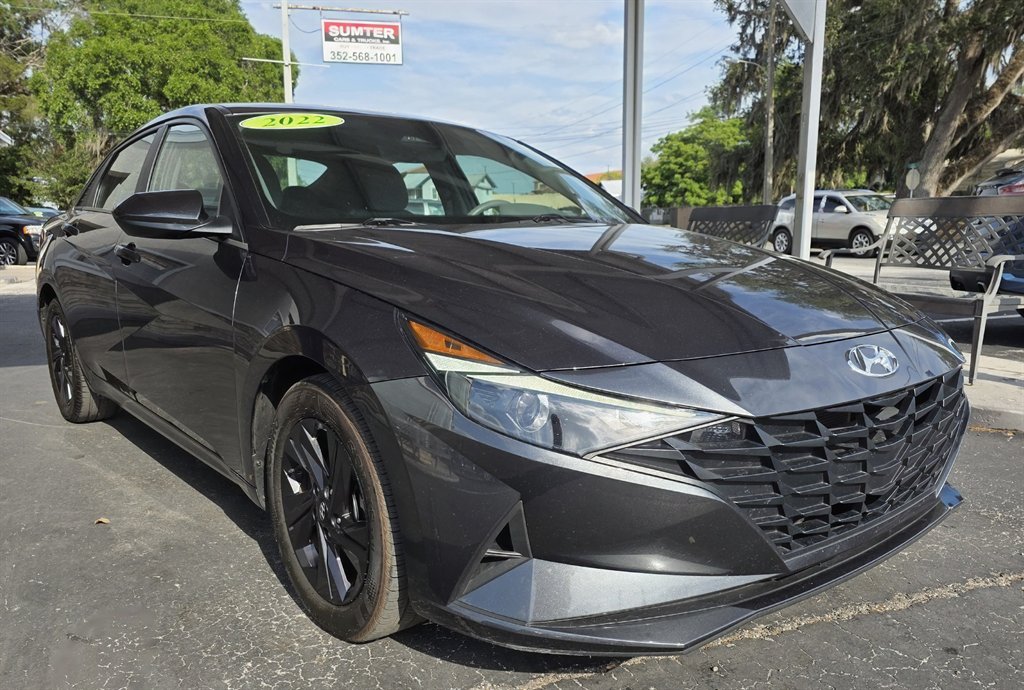 2022 Hyundai Elantra SEL photo