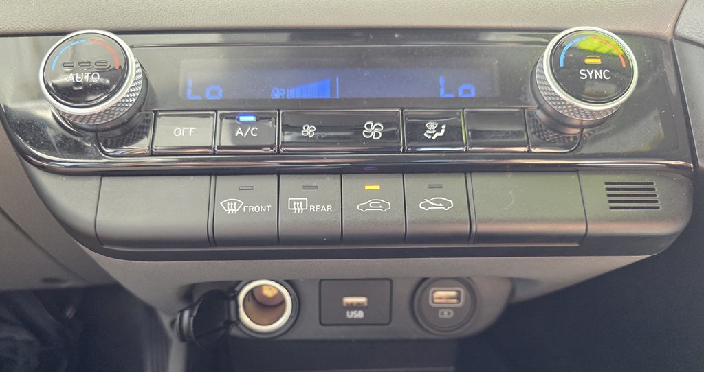 2022 Hyundai Elantra SEL photo
