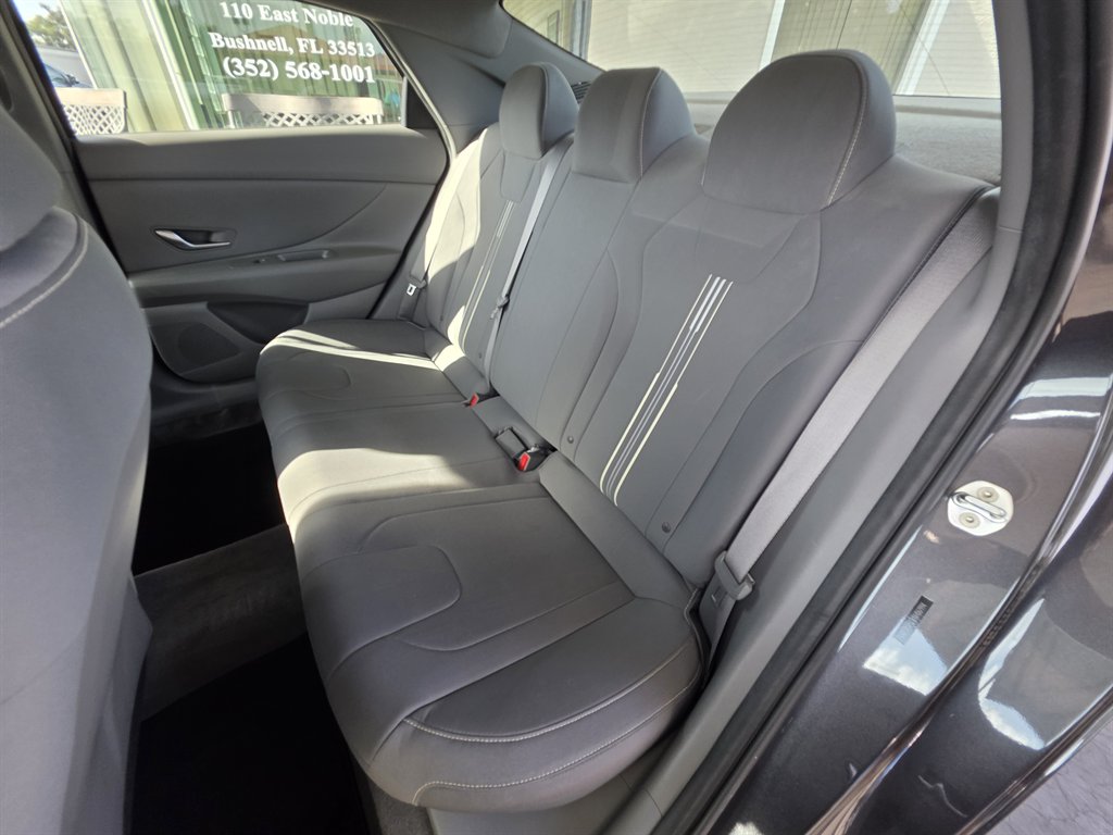 2022 Hyundai Elantra SEL photo