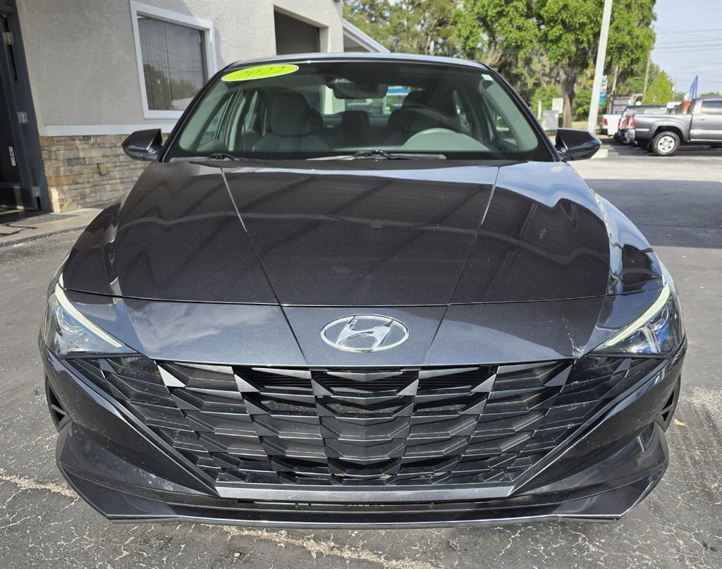2022 Hyundai Elantra SEL photo