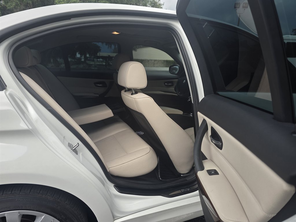 2011 BMW 328i - $10,436