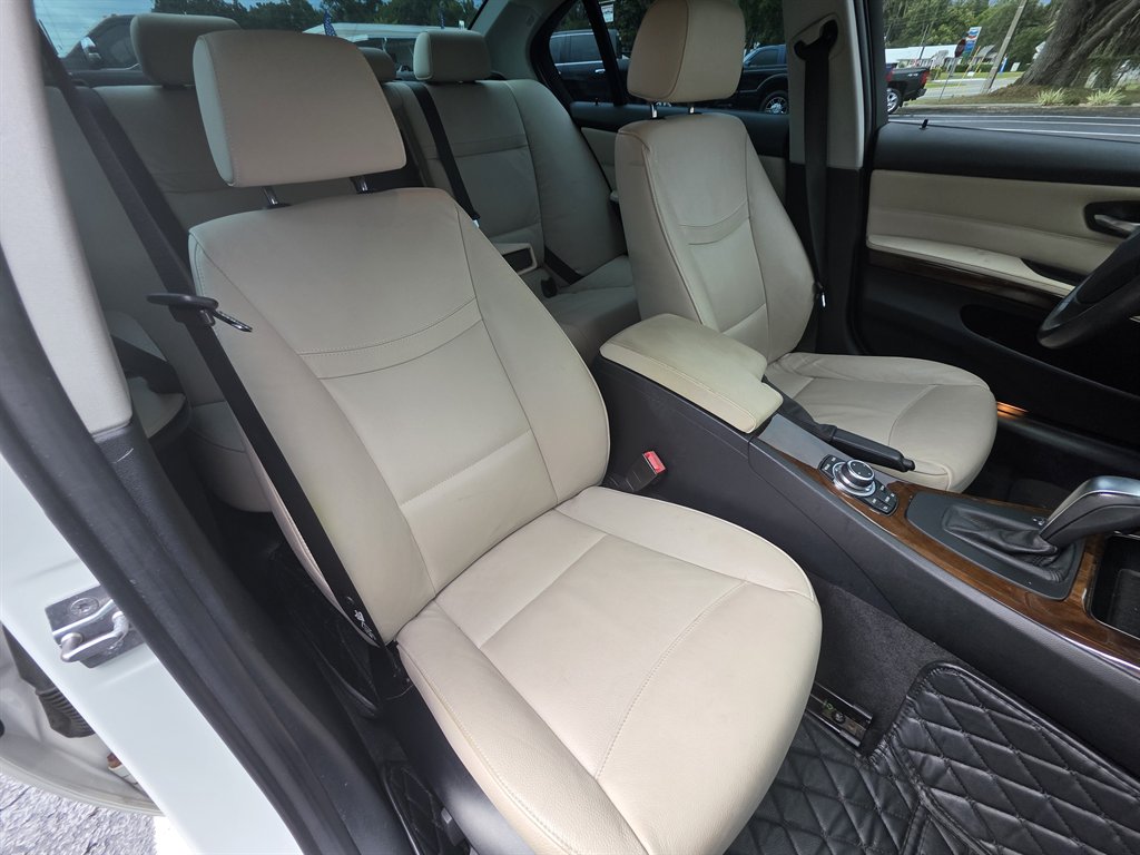 2011 BMW 328i - $10,436