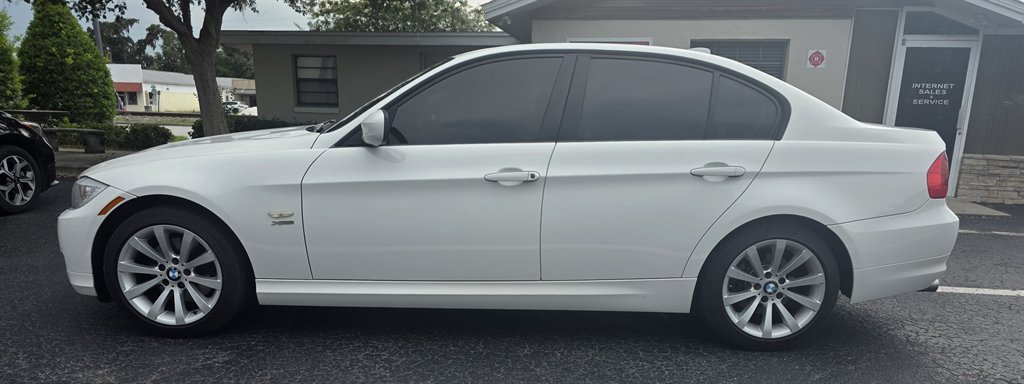 2011 BMW 328i - $10,436