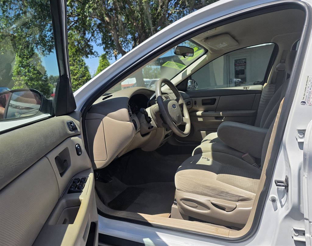 2007 Ford Taurus - $8,918
