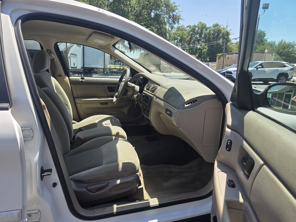 2007 Ford Taurus - $8,918