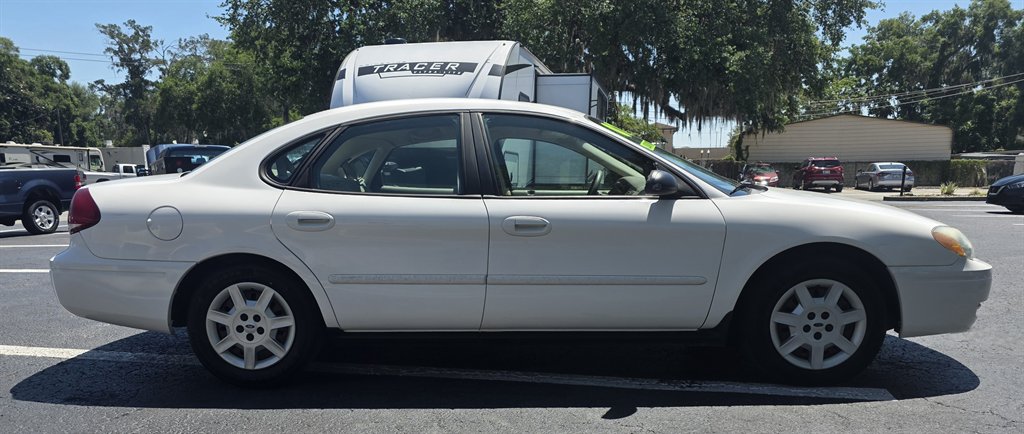2007 Ford Taurus - $8,918