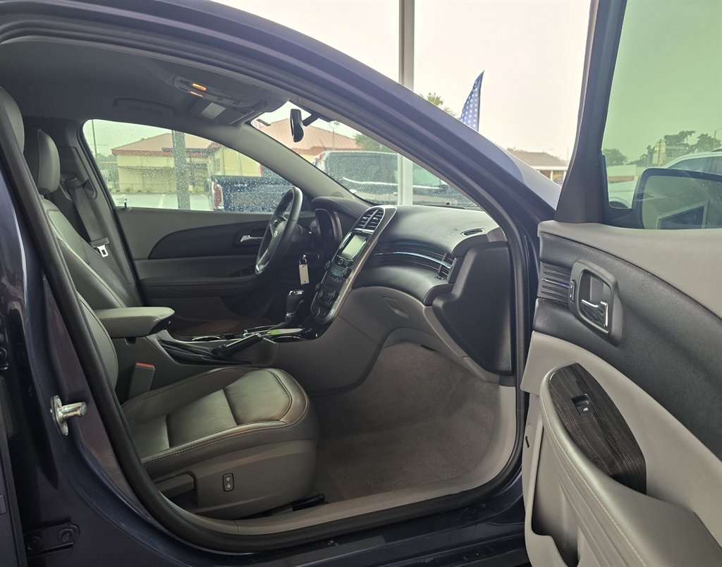 2015 Chevrolet Malibu - $14,418