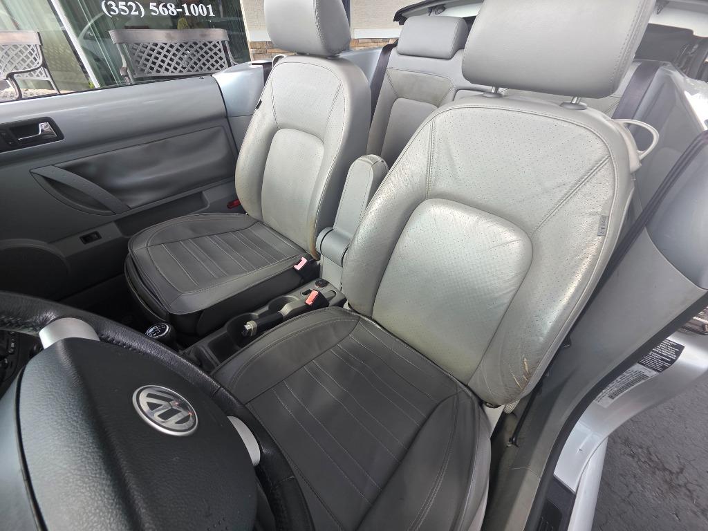 2006 Volkswagen Beetle - $9,370