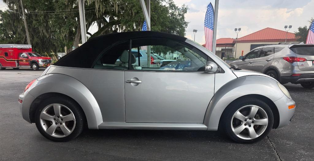 2006 Volkswagen Beetle - $9,370