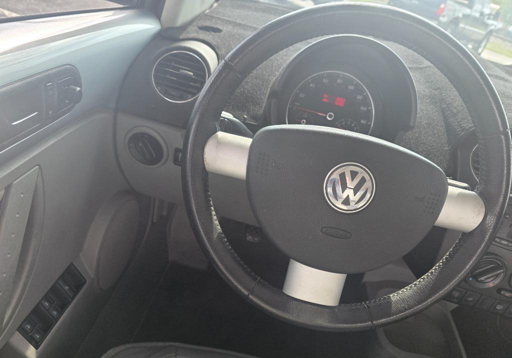2006 Volkswagen Beetle - $9,370