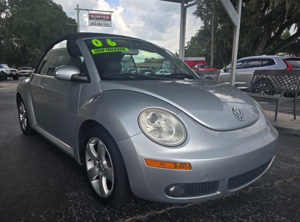 2006 Volkswagen Beetle - $9,370