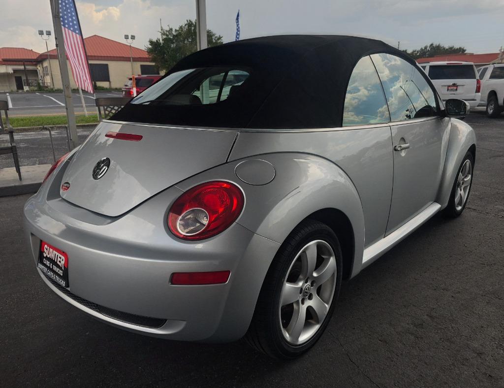 2006 Volkswagen Beetle - $9,370