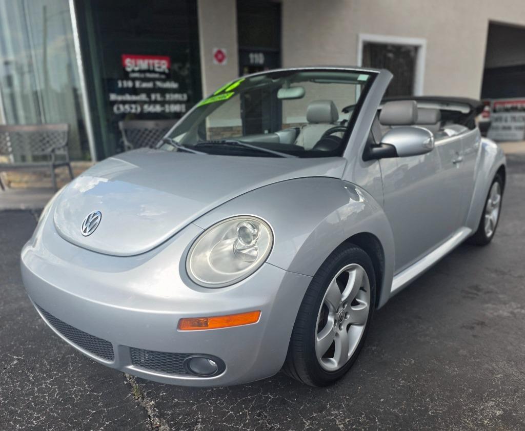 2006 Volkswagen Beetle - $9,370