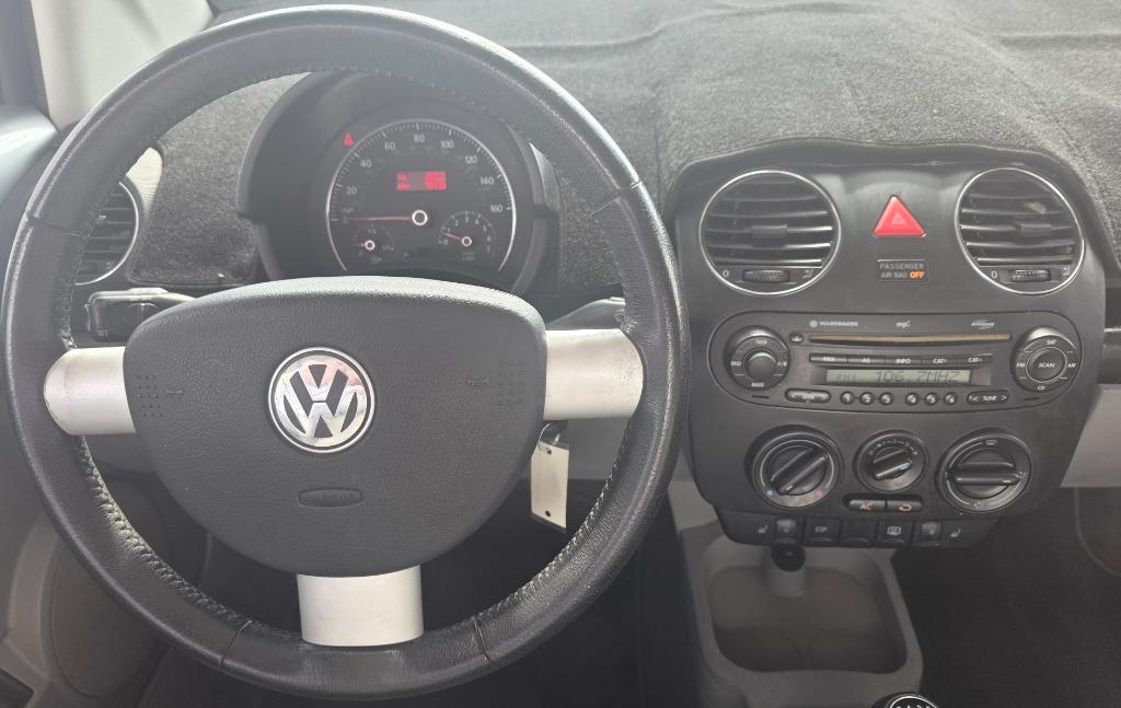 2006 Volkswagen Beetle - $9,370