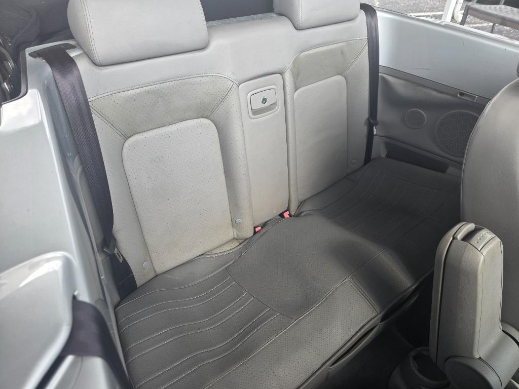 2006 Volkswagen Beetle - $9,370